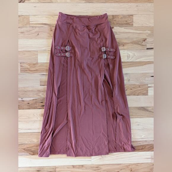 NWT Halara Buckle Skirt Size Medium - Picture 2 of 5